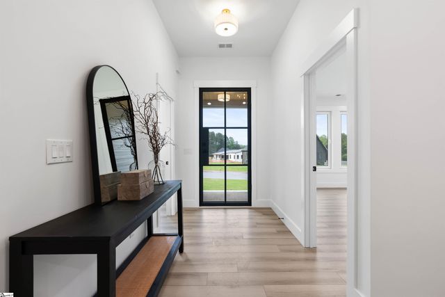 757 New South Court, Wellford, SC 29385