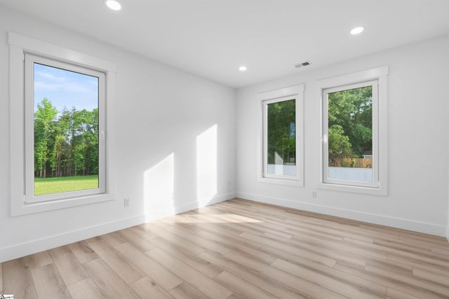 757 New South Court, Wellford, SC 29385