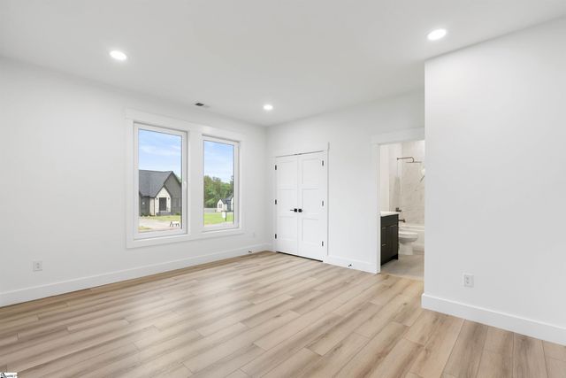 757 New South Court, Wellford, SC 29385