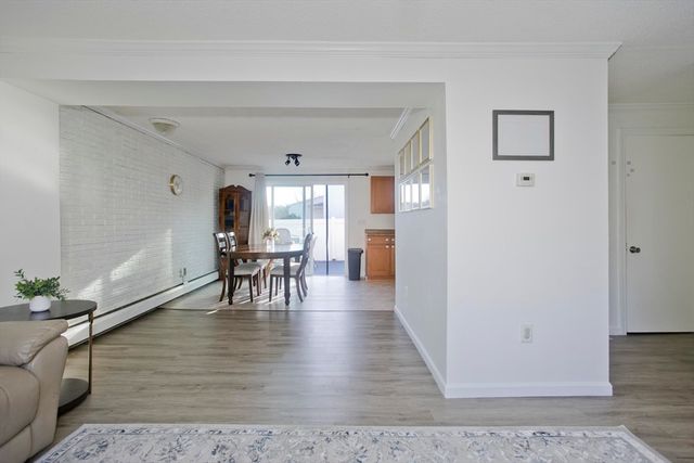 66 Sheri Ln 66, Agawam, MA 01001