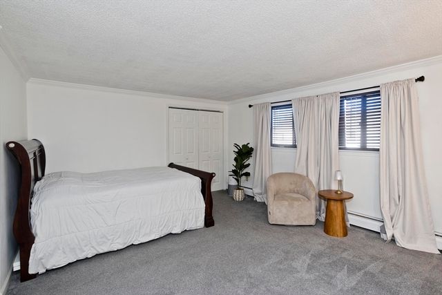 66 Sheri Ln 66, Agawam, MA 01001