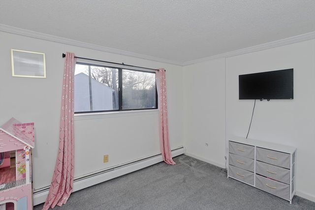 66 Sheri Ln 66, Agawam, MA 01001