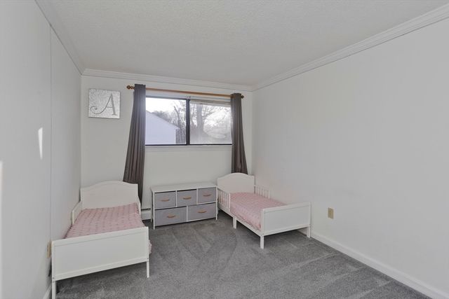 66 Sheri Ln 66, Agawam, MA 01001