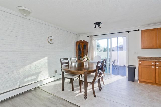 66 Sheri Ln 66, Agawam, MA 01001