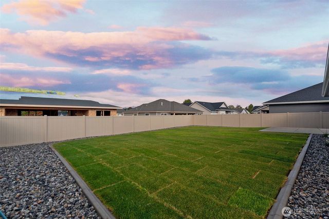 2523 Plateau Drive, East Wenatchee, WA 98802