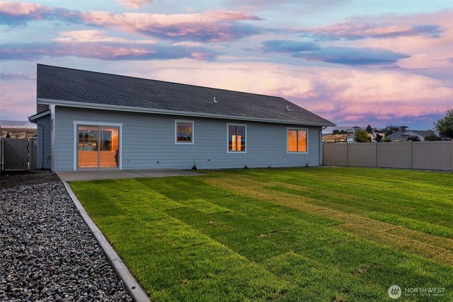 2523 Plateau Drive, East Wenatchee, WA 98802