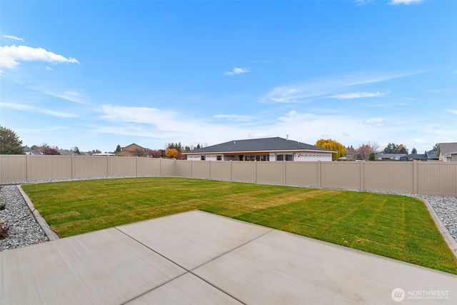 2523 Plateau Drive, East Wenatchee, WA 98802