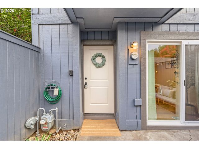 23821 Ne TREEHILL Dr, Wood Village, OR 97060