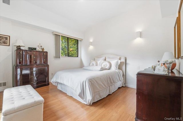 22 SO. Gate Circle, Massapequa Park, NY 11762