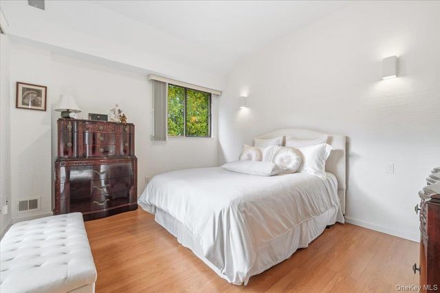 22 SO. Gate Circle, Massapequa Park, NY 11762