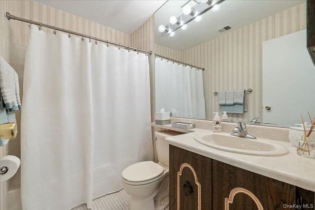 22 SO. Gate Circle, Massapequa Park, NY 11762