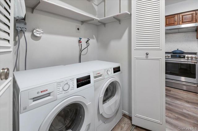 22 SO. Gate Circle, Massapequa Park, NY 11762