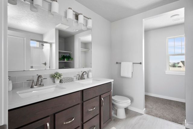 498 S Bobby Way, Kuna, ID 83634