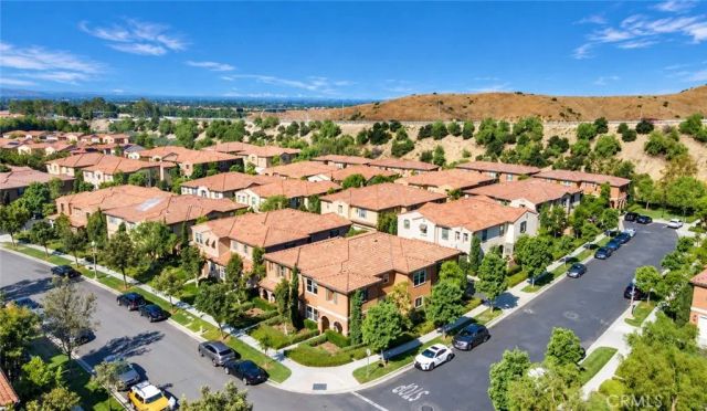 61 Distant Star, Irvine, CA 92618