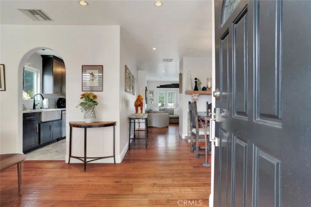 8921 Geyser Avenue, Northridge, CA 91324