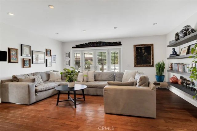 8921 Geyser Avenue, Northridge, CA 91324