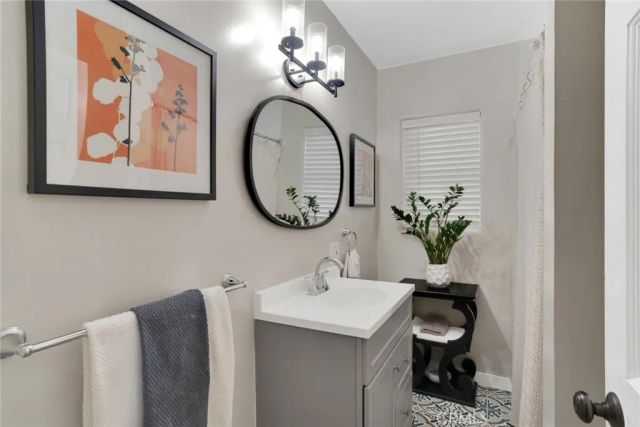 8921 Geyser Avenue, Northridge, CA 91324