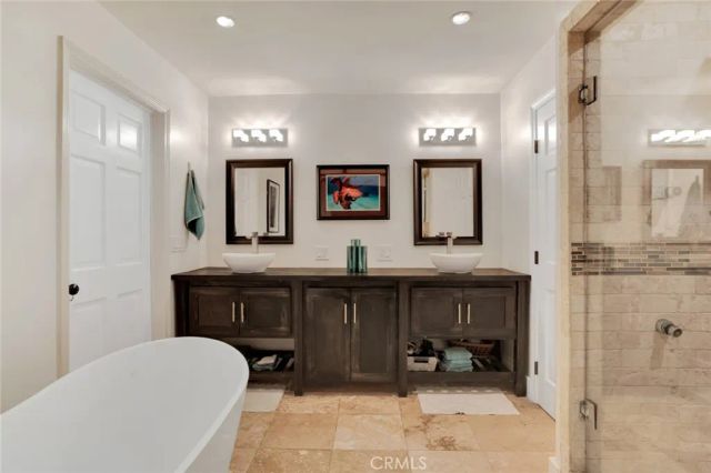 8921 Geyser Avenue, Northridge, CA 91324