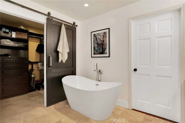 8921 Geyser Avenue, Northridge, CA 91324