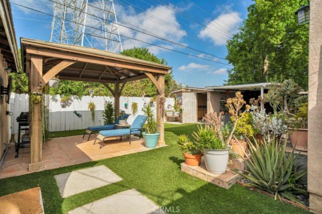 8921 Geyser Avenue, Northridge, CA 91324