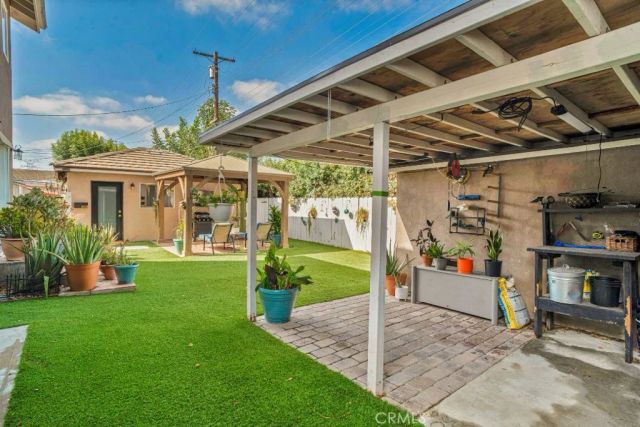 8921 Geyser Avenue, Northridge, CA 91324