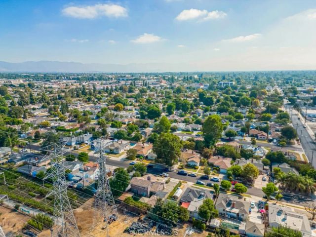 8921 Geyser Avenue, Northridge, CA 91324