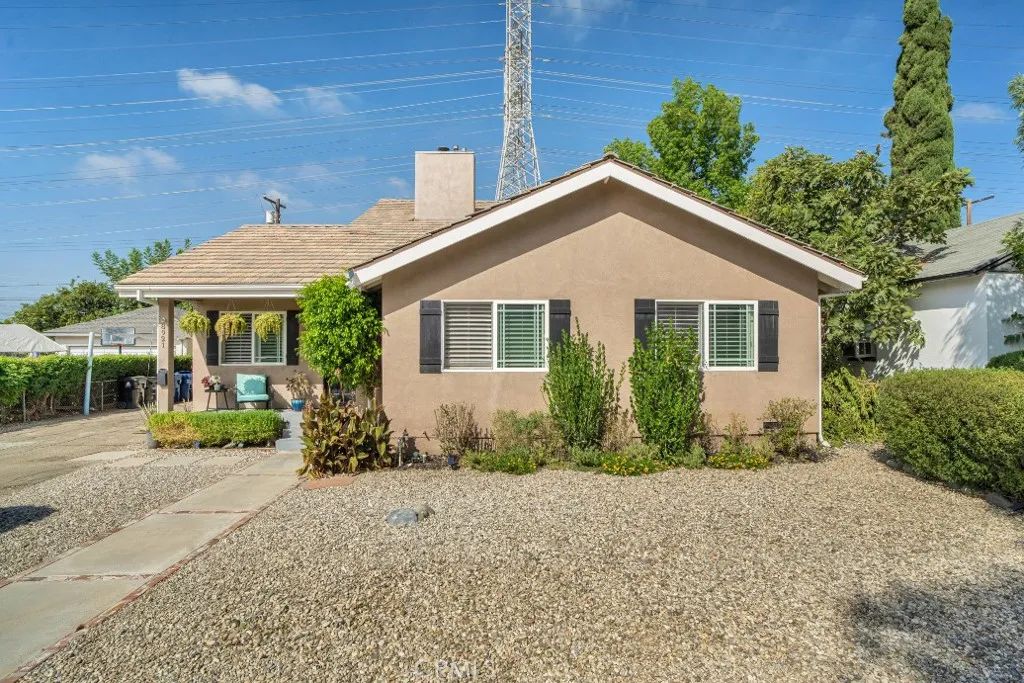 8921 Geyser Avenue, Northridge, CA 91324