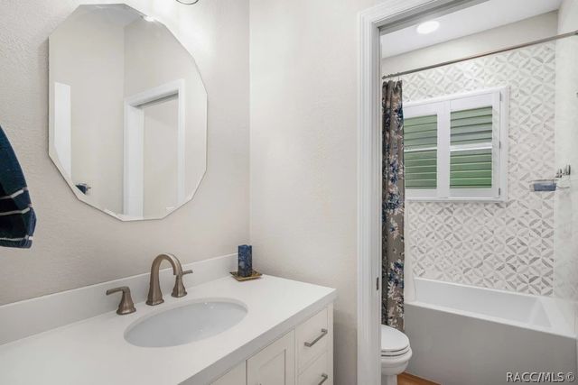 97 Woodfield Circle, Homosassa, FL 34446