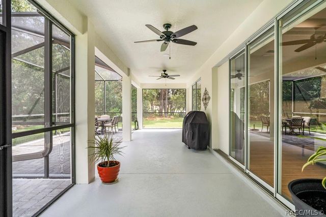 97 Woodfield Circle, Homosassa, FL 34446