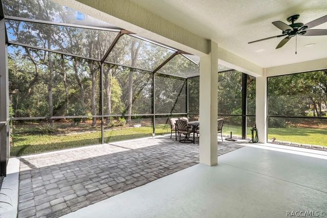 97 Woodfield Circle, Homosassa, FL 34446