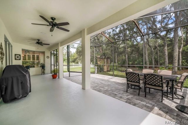97 Woodfield Circle, Homosassa, FL 34446