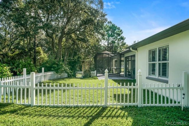 97 Woodfield Circle, Homosassa, FL 34446