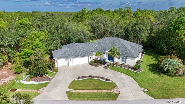97 Woodfield Circle, Homosassa, FL 34446