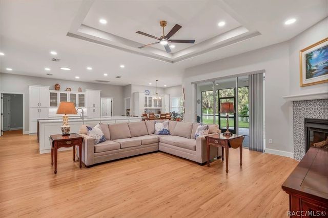 97 Woodfield Circle, Homosassa, FL 34446
