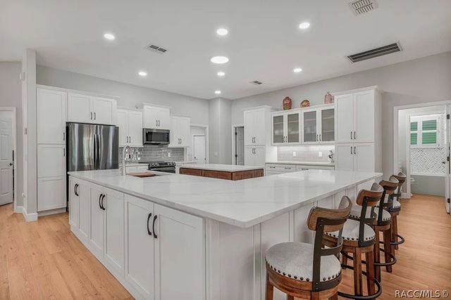 97 Woodfield Circle, Homosassa, FL 34446
