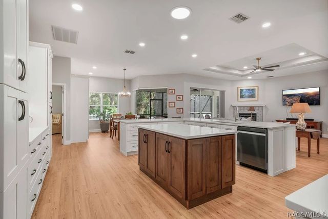 97 Woodfield Circle, Homosassa, FL 34446