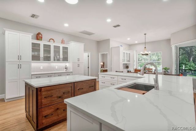 97 Woodfield Circle, Homosassa, FL 34446