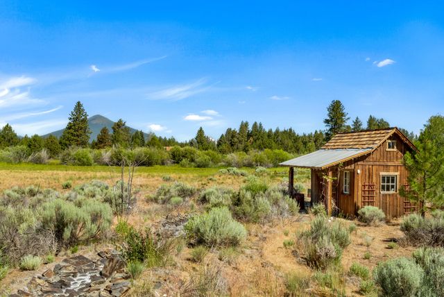 69630 Old Barn Court, Sisters, OR 97759