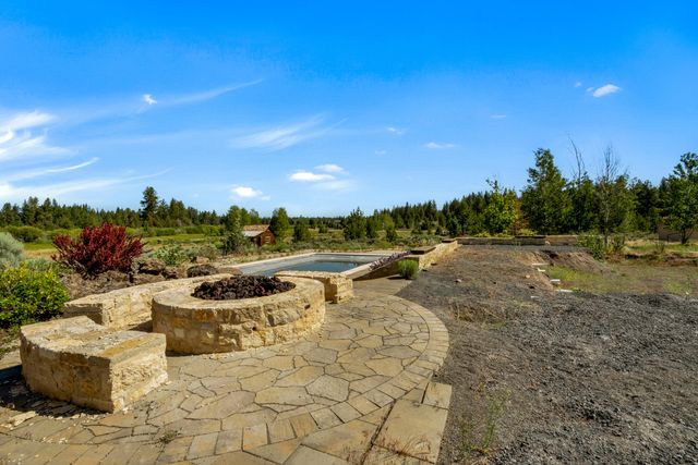 69630 Old Barn Court, Sisters, OR 97759