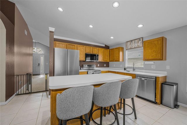 7601 MERCHANTVILLE CIRCLE, Zephyrhills, FL 33540