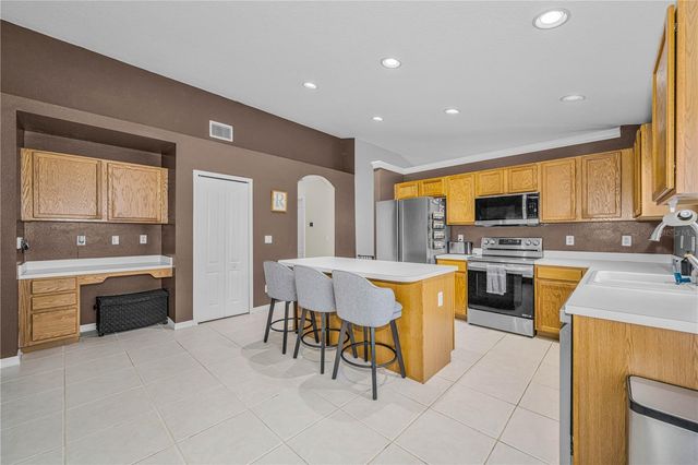 7601 MERCHANTVILLE CIRCLE, Zephyrhills, FL 33540