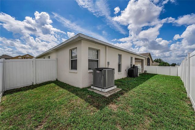 7601 MERCHANTVILLE CIRCLE, Zephyrhills, FL 33540