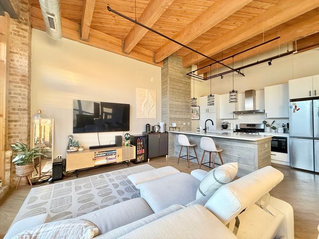 1040 W ADAMS Street 239, Chicago, IL 60607