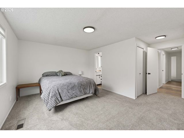 1424 Ne 102ND Ave, Vancouver, WA 98664