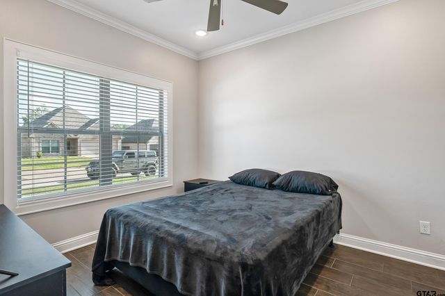 826 Lindsey Ln, Whitehouse, TX 75791