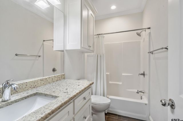 826 Lindsey Ln, Whitehouse, TX 75791