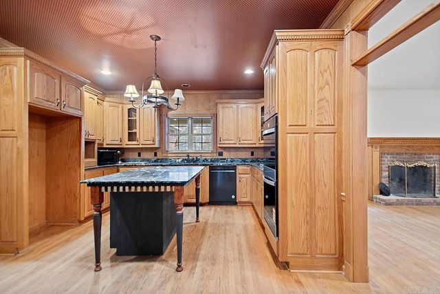 3006 Hot Springs Highway, Benton, AR 72019