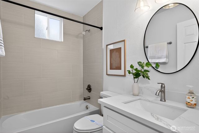 8742 3rd Avenue NW, Seattle, WA 98117