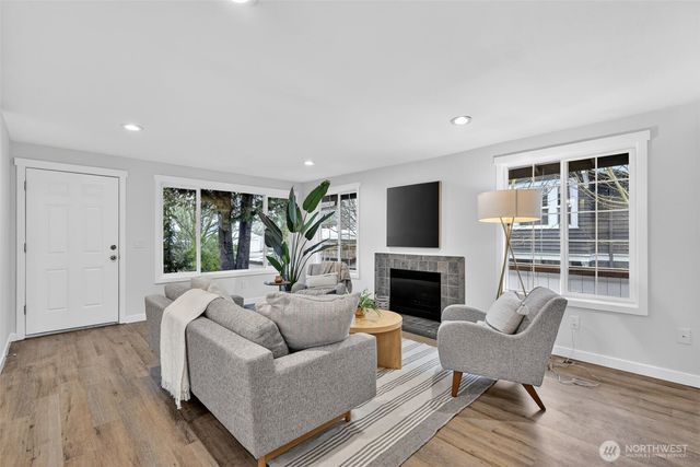 8742 3rd Avenue NW, Seattle, WA 98117
