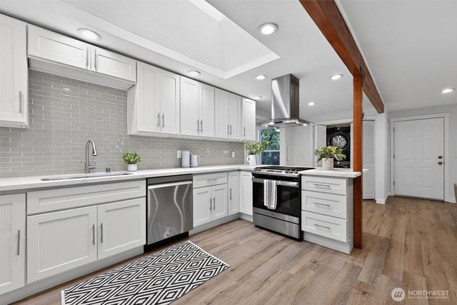 8742 3rd Avenue NW, Seattle, WA 98117